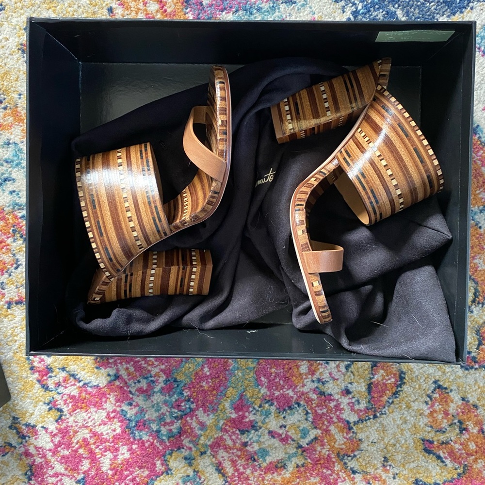 Vince Camuto NWT Stacked Heeled Shoe